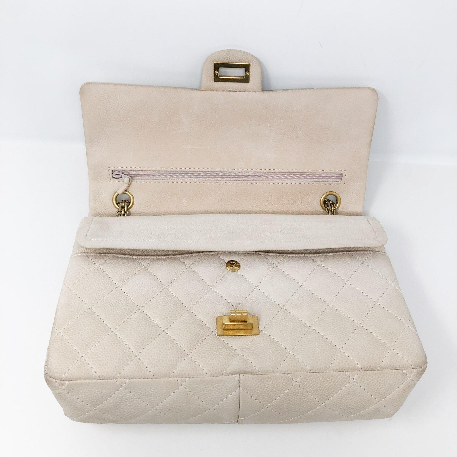 Chanel 2.55 Reissue Quilted Classic Double Flap Bag (Size 226)